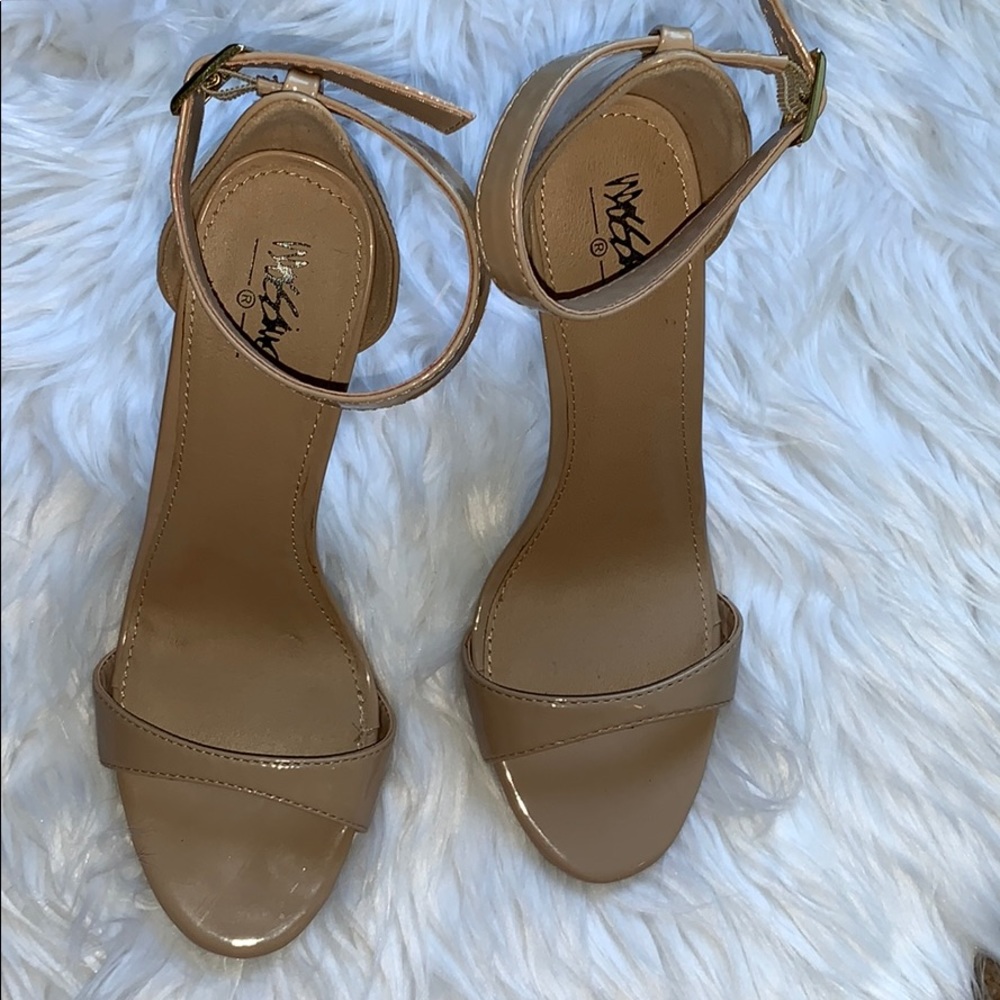 Heels - Picture 6 of 6
